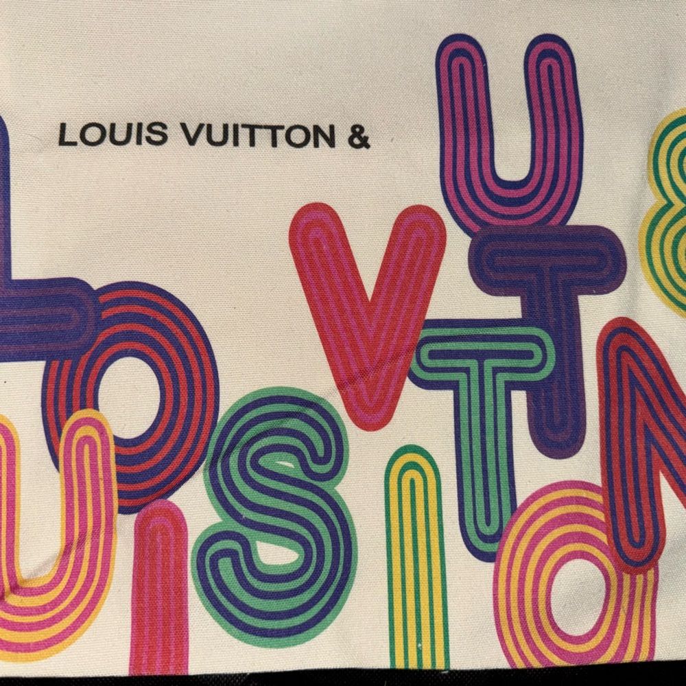 Louis Vuitton & Shenzhen Exhibition City Guide limited edition canvas tote - Picture 4 of 7